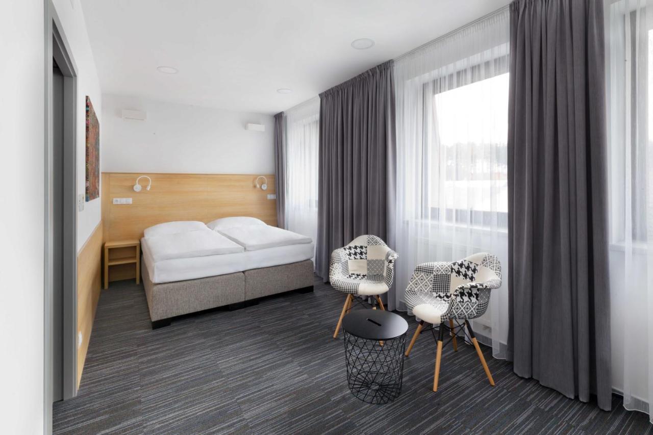 Ala Hotel บิสชิตเซ นาด แปร์นชเตเนม ภายนอก รูปภาพ